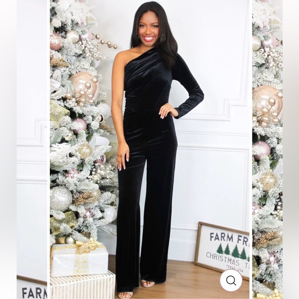 One-Shoulder Black Velvet Jumpsuit